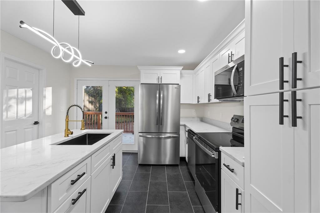 6179 Holiday Boulevard