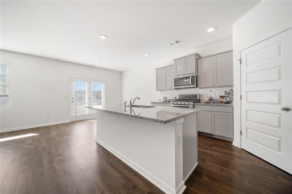 1593 Daisy May Court