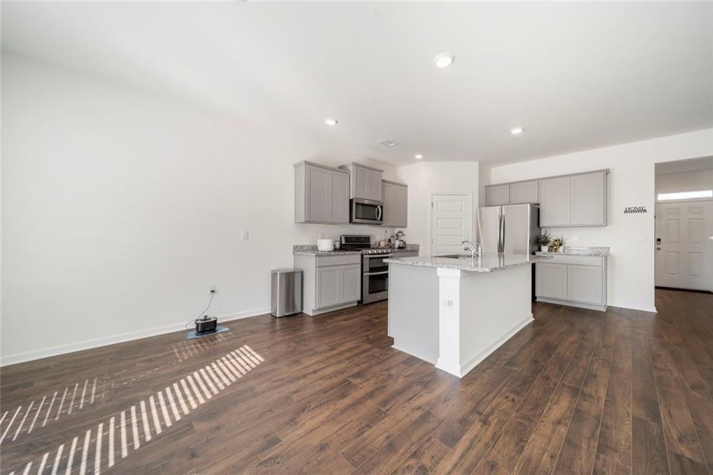 1593 Daisy May Court