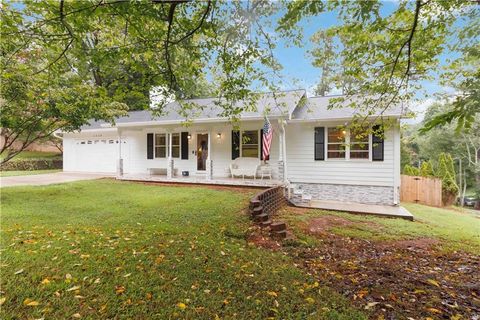 Homes For Sale - 6428 Paradise Point Road<br/> Flowery Branch, GA 30542