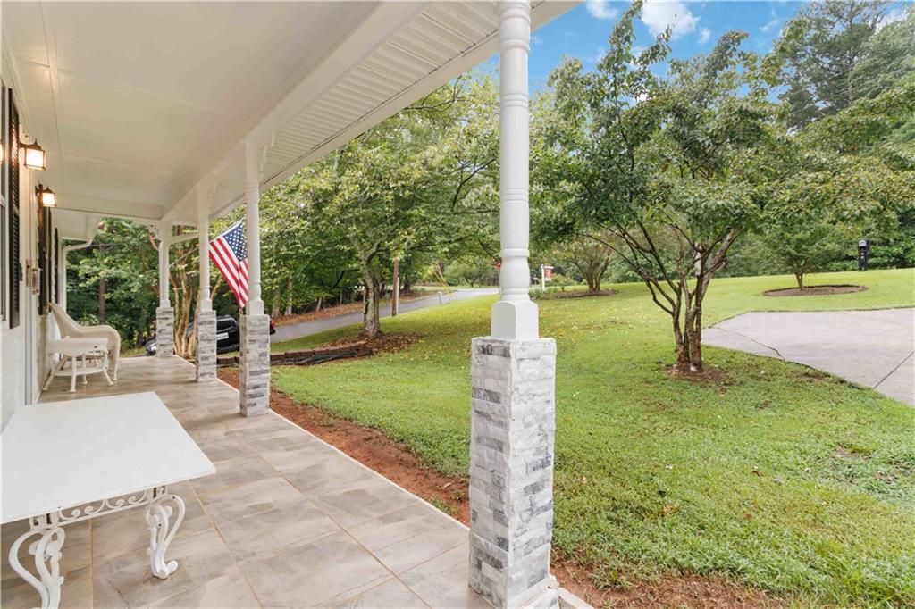 Photo of 6428 Paradise Point Road, Flowery Branch, GA 30542 (MLS # 7728896)