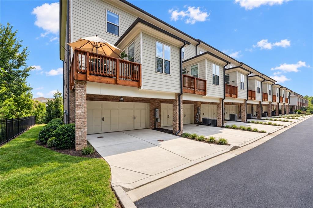 1016 Township Square