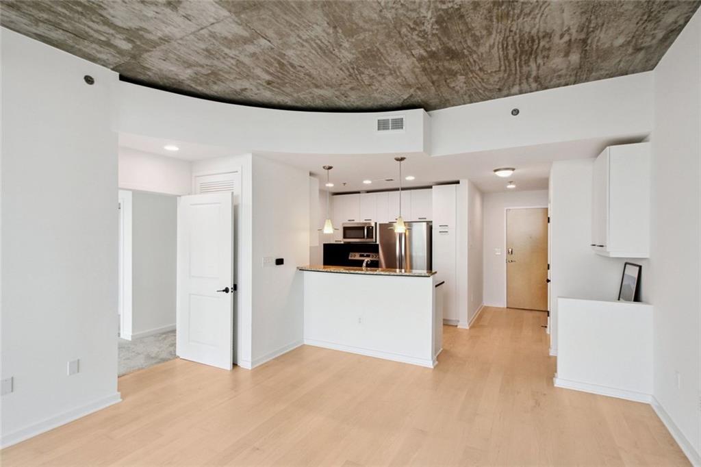 3324 Peachtree Road NE 2904