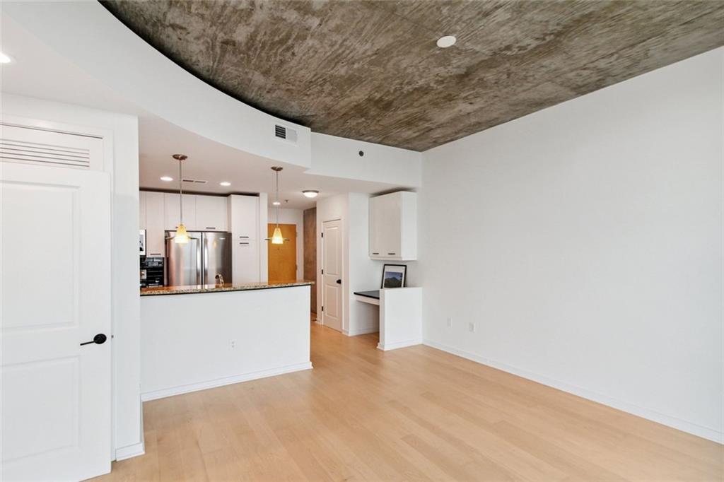 3324 Peachtree Road NE 2904