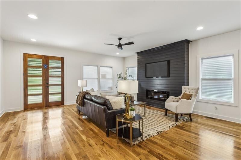 1533 Willowbrook Drive SW