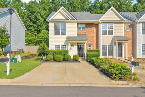 Townhouse For Sale - 207 Pearl Chambers Drive<br/> Dawsonville, GA 30534
