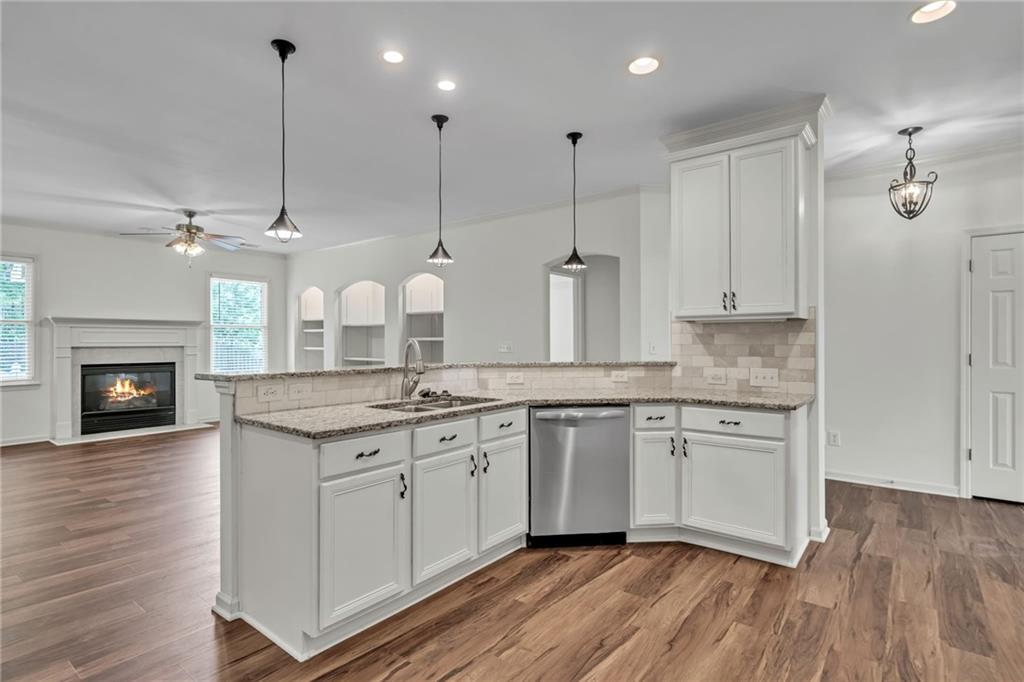 7503 Brookstone Circle, Flowery Branch, Georgia image 7