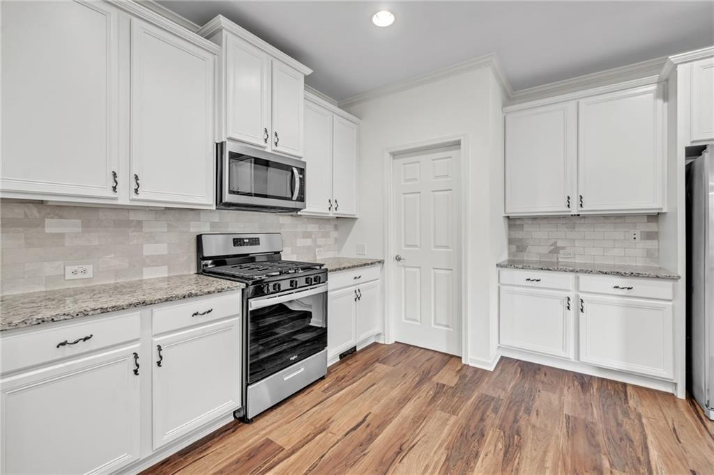 7503 Brookstone Circle, Flowery Branch, Georgia image 8