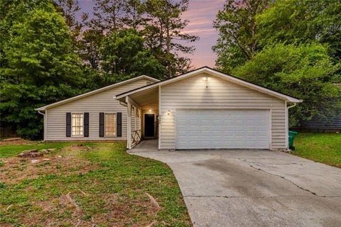 Homes For Sale - 8895 Wesley Place<br/> Clayton County, Jonesboro, GA 30238