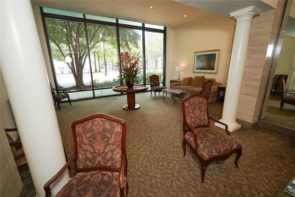 300 Peachtree Street NE 9D