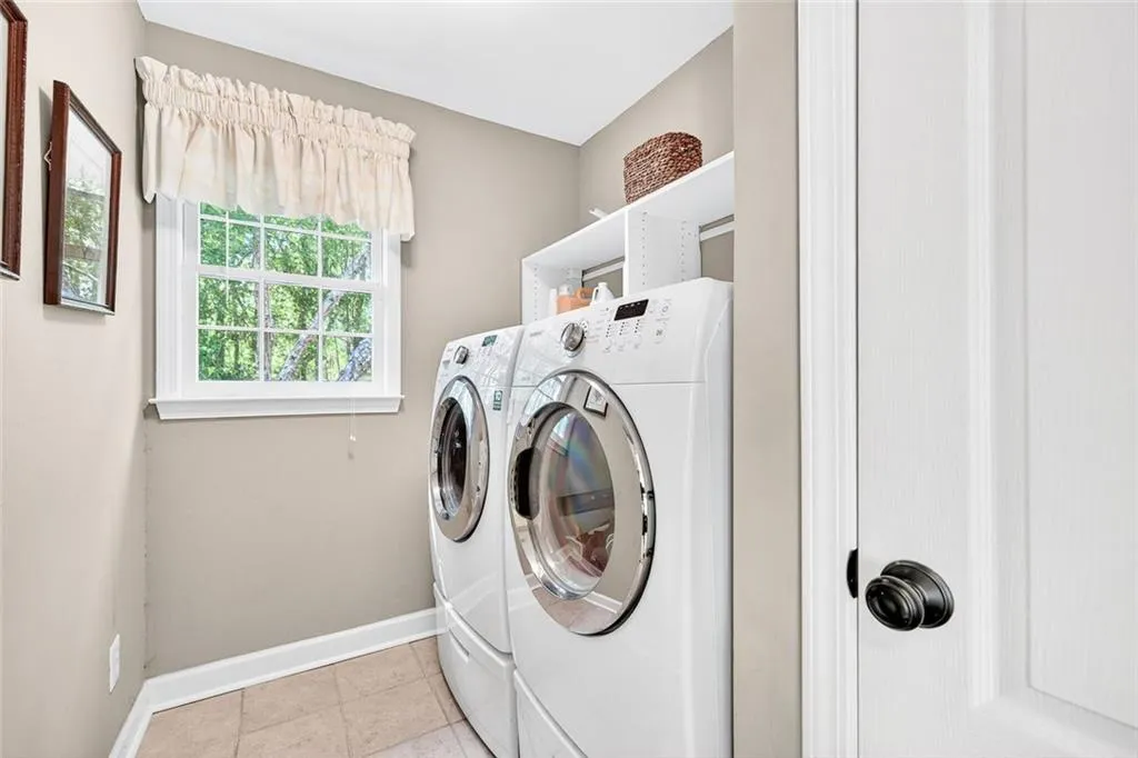 Brookhaven, Georgia 30319, United States, 4 Bedrooms Bedrooms, ,4 BathroomsBathrooms,Residential,Active,227951