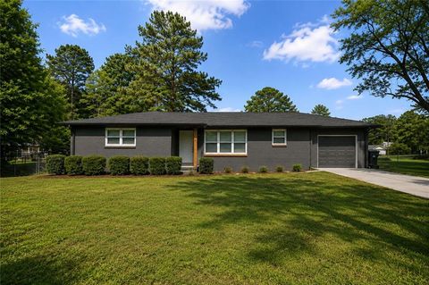 Homes For Sale - 4281 Hiram Lithia Springs Road<br/> Powder Springs, GA 30127