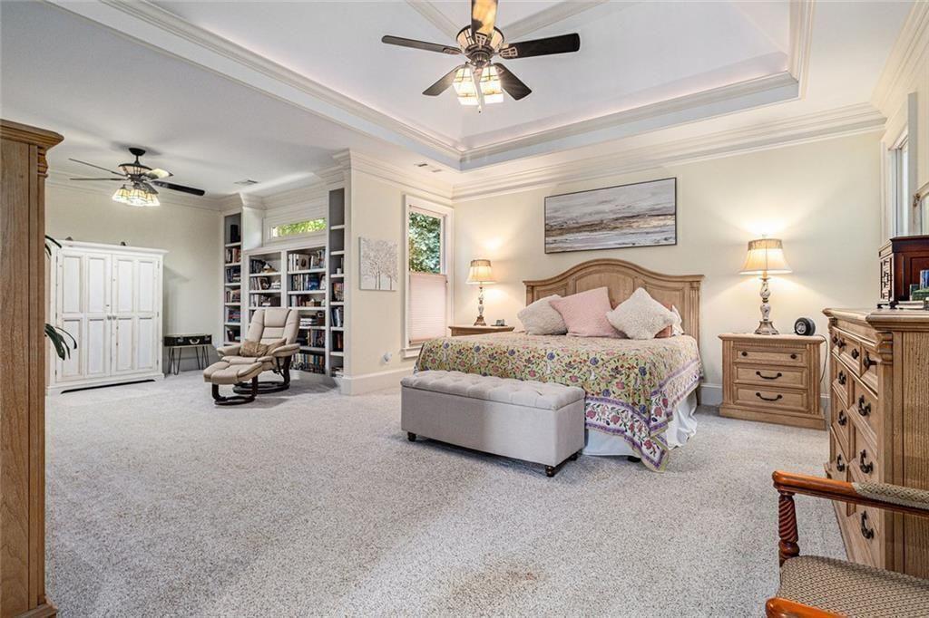 3698 Lakeview Drive