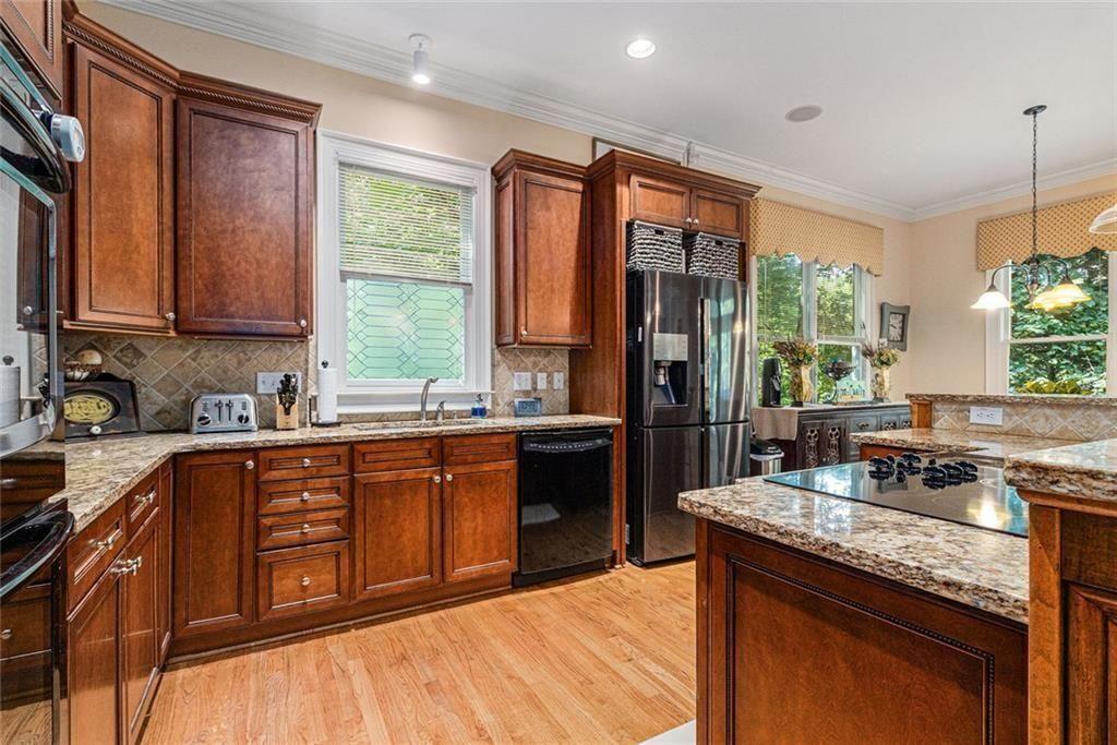 3698 Lakeview Drive