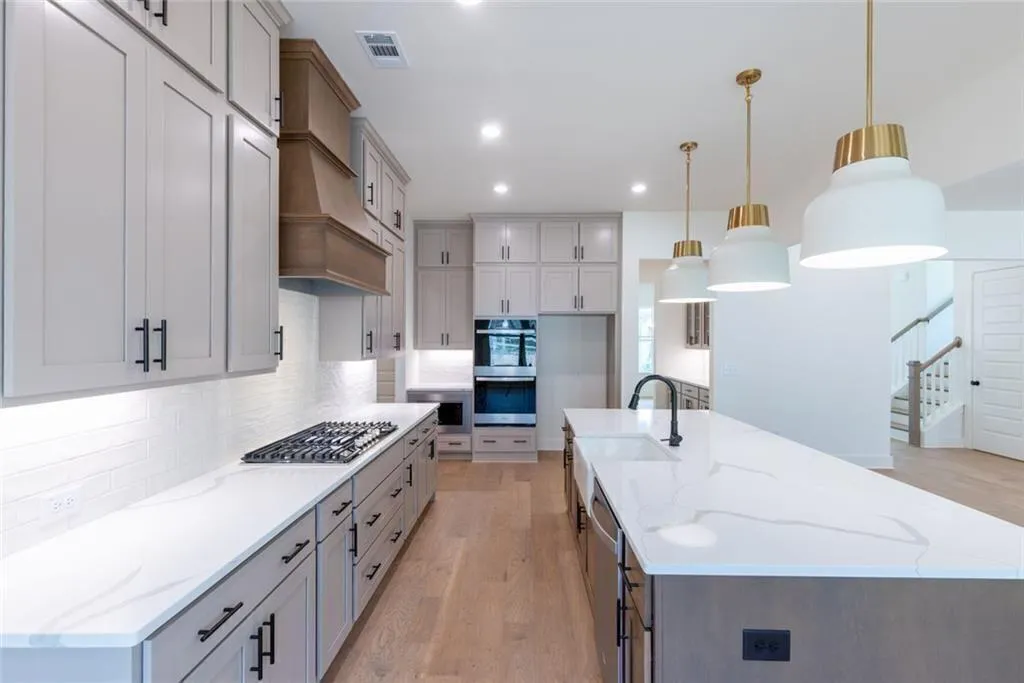 Gainesville, Georgia 30506, United States, 5 Bedrooms Bedrooms, ,5 BathroomsBathrooms,Residential,Active,232219