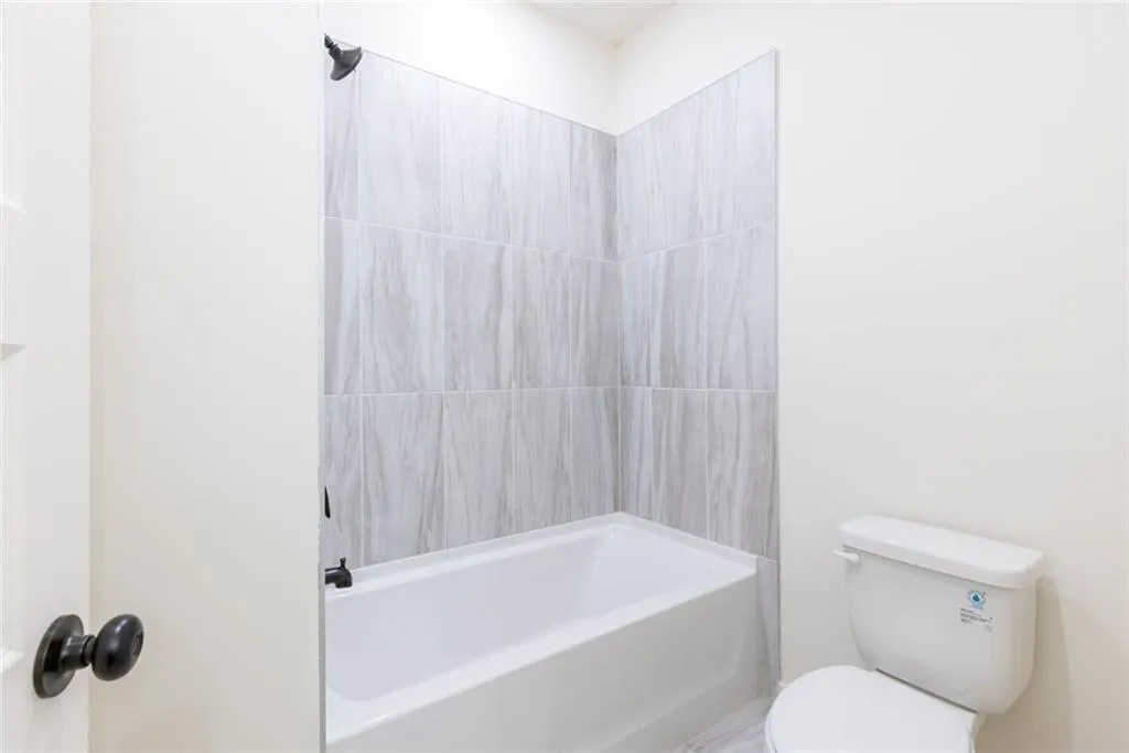 Gainesville, Georgia 30506, United States, 5 Bedrooms Bedrooms, ,5 BathroomsBathrooms,Residential,Active,232219