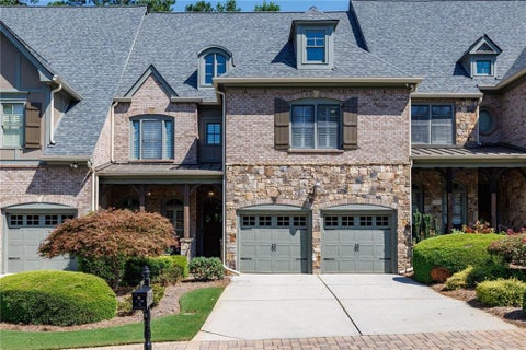 Townhouse For Sale - 230 Wisteria Circle<br/> Roswell, GA 30076