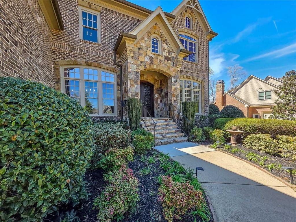 1485 White Rose Court NW