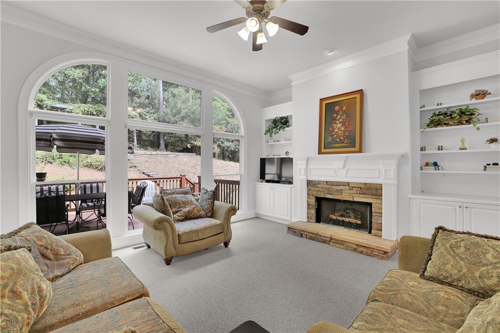 1502 Menlo Drive NW