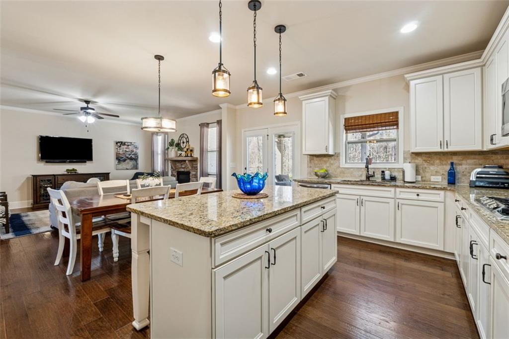 2096 Hamilton Lake Parkway, Buford, Georgia image 16