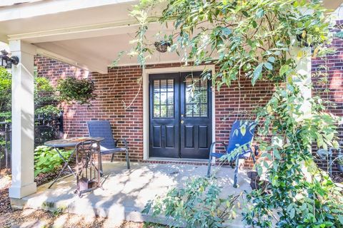 A home in Dacula