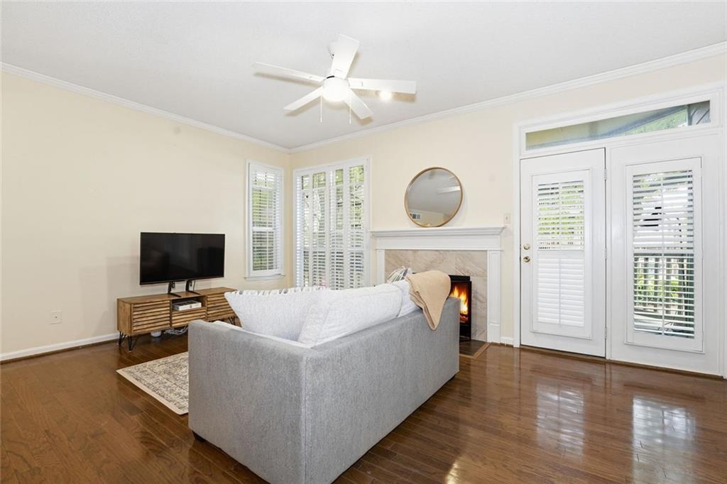 1315 McGill Park Avenue NE