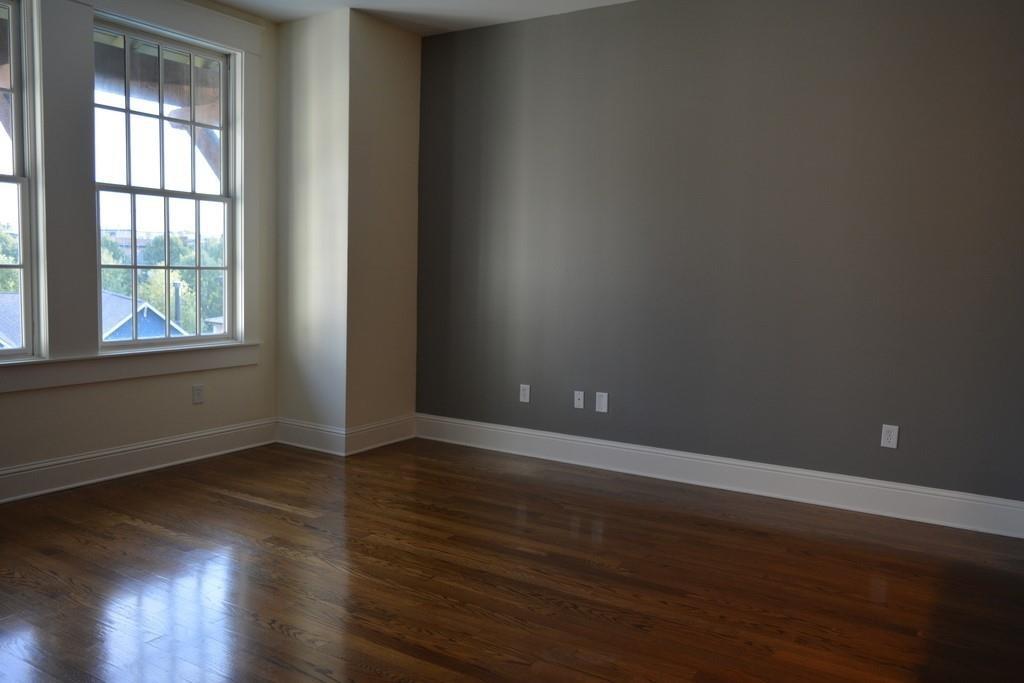 943 N Ormewood Park Drive SE 402