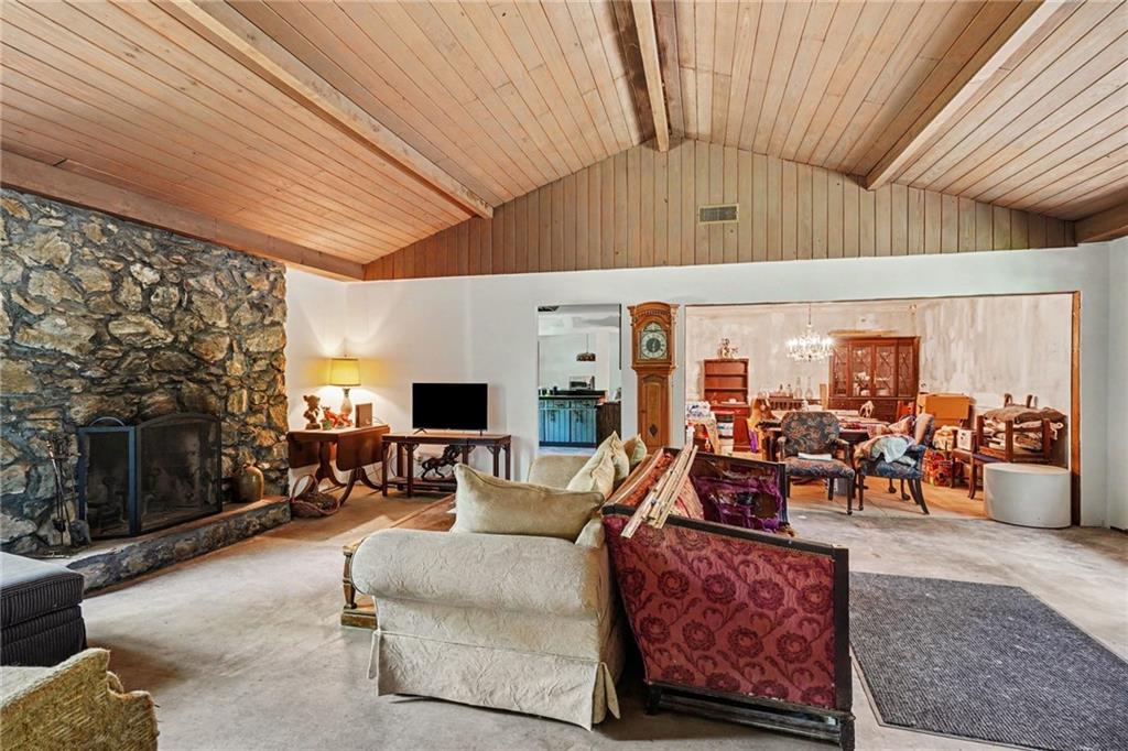 5441 Alexanders Lake Road SW
