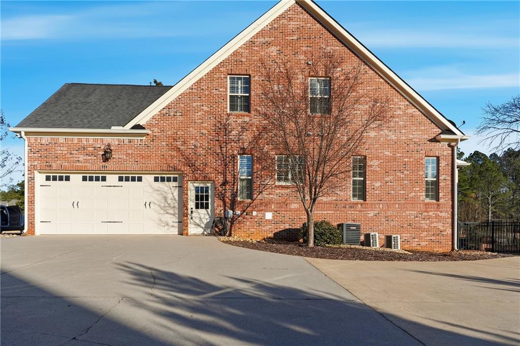 18 Starlight Drive NW