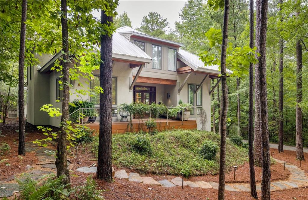 9016 Selborne Lane