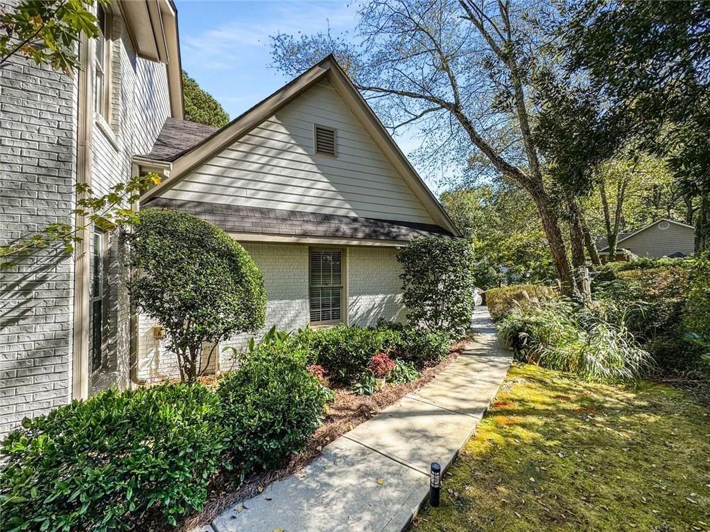 1023 Shady Valley Place NE