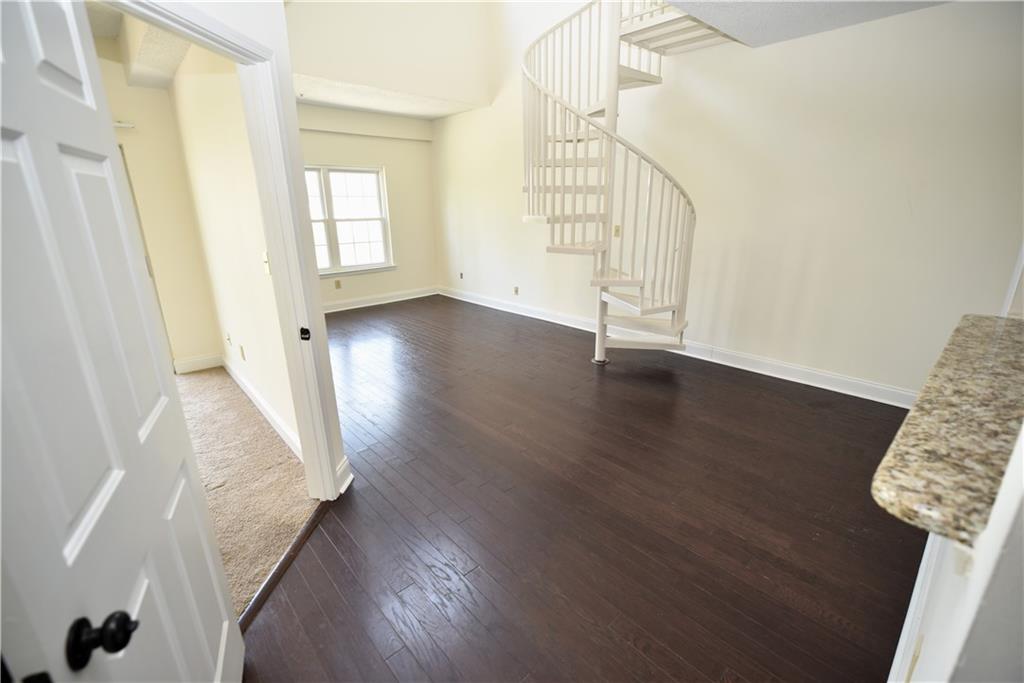1075 Peachtree Walk NE A519