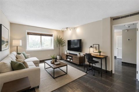 Photo of 2285 Peachtree Road NE #703, Atlanta, GA 30309 (MLS # 7767409)