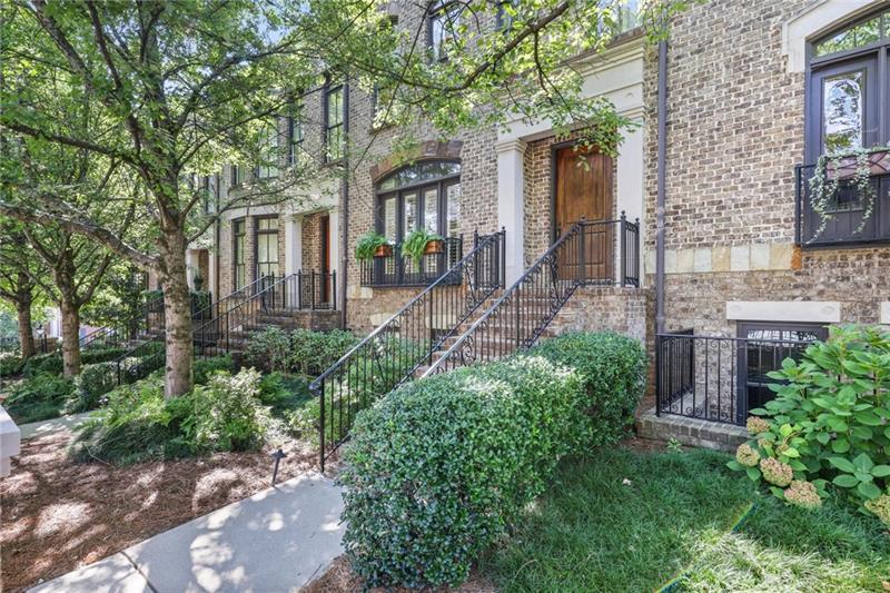 8 Honour Avenue NW 6