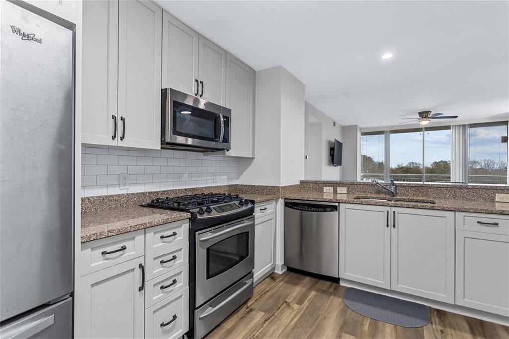 3338 Peachtree Road NE 702