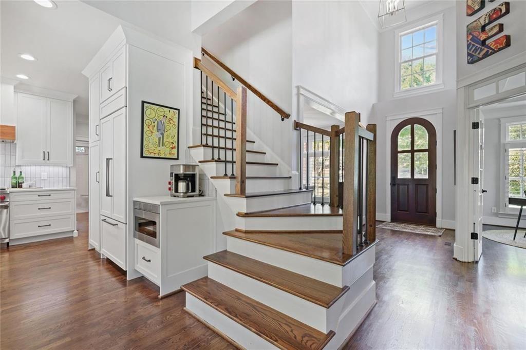 5001 Redcliff Court