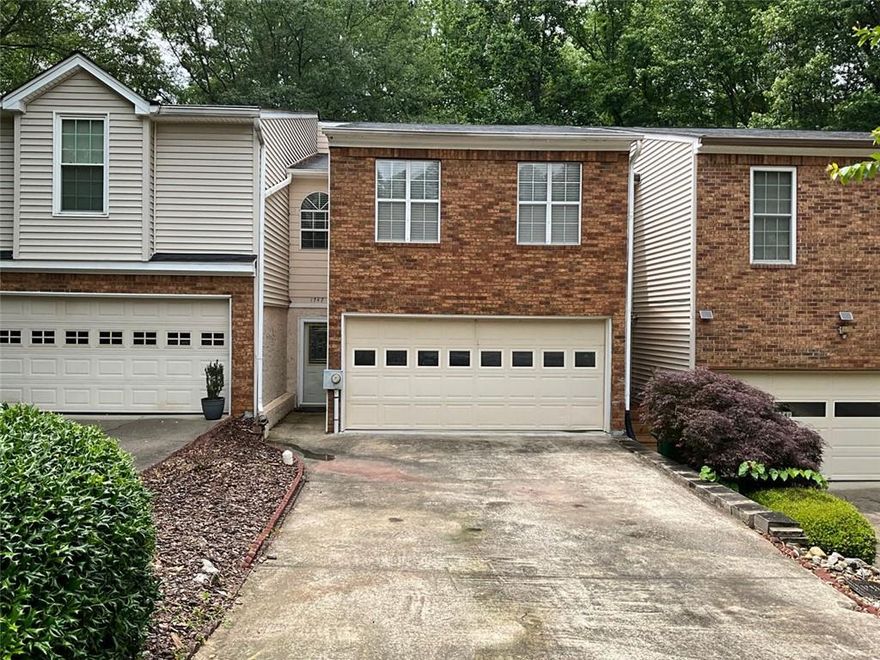 Great East Cobb location. Conveniently located, one mile to I-75. Private newly renovated Townhouse  with 2-car Garage, open floor plan withe separate  living and dining Rooms, New Kitchen, Master suite with walk-in Closet and Double Vanioty. New Flooring and New Bathrooms. finished basement, deck with stairs down to backyard and lots more.

Agent is related to property owner.