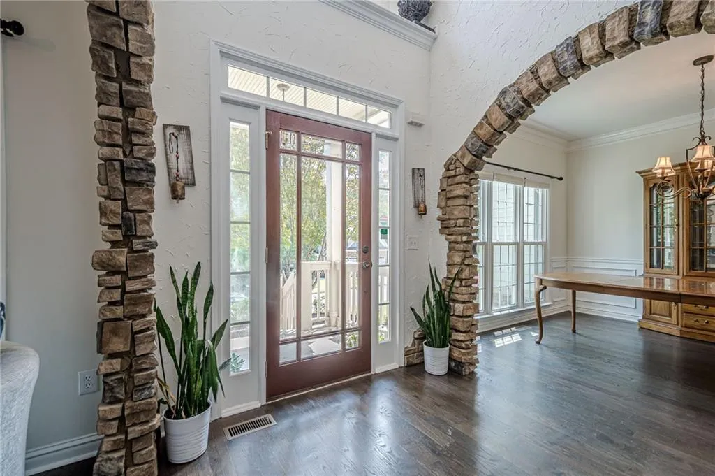 Canton, Georgia 30114, United States, 6 Bedrooms Bedrooms, ,5 BathroomsBathrooms,Residential,Active,173924