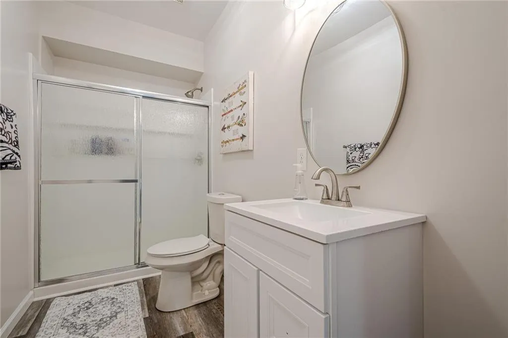 Canton, Georgia 30114, United States, 6 Bedrooms Bedrooms, ,5 BathroomsBathrooms,Residential,Active,173924