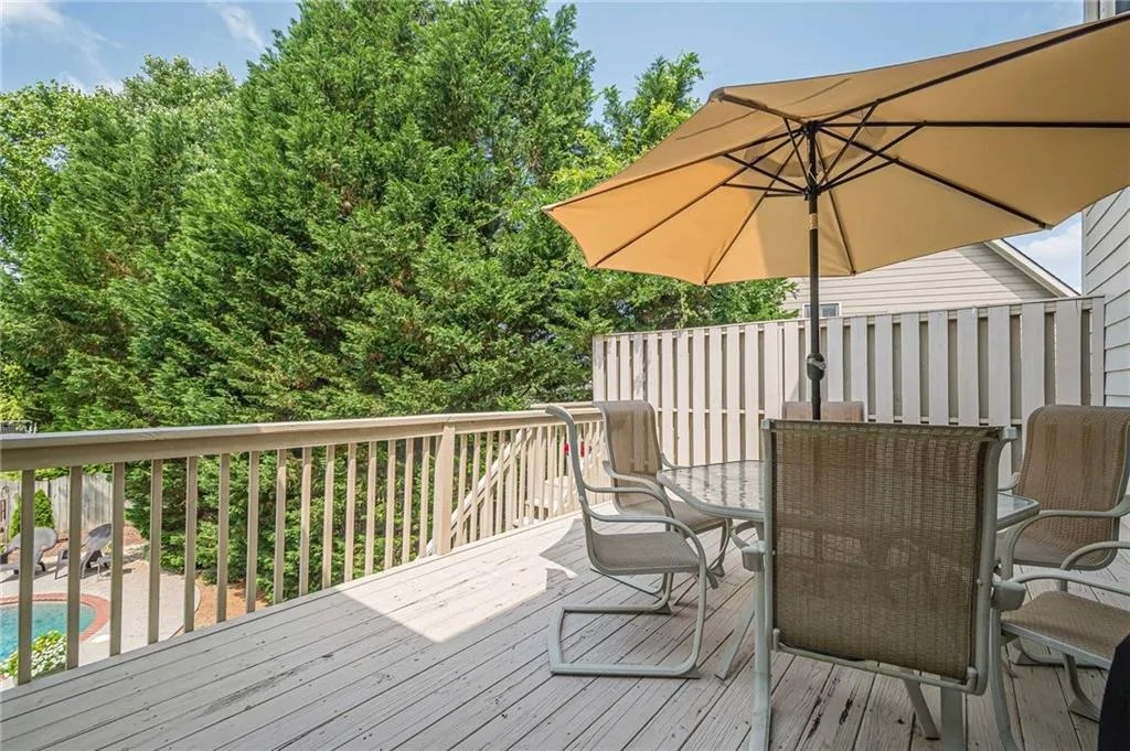 Canton, Georgia 30114, United States, 6 Bedrooms Bedrooms, ,5 BathroomsBathrooms,Residential,Active,173924