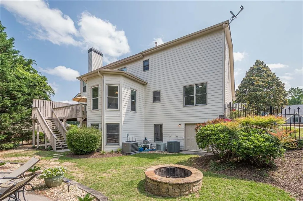 Canton, Georgia 30114, United States, 6 Bedrooms Bedrooms, ,5 BathroomsBathrooms,Residential,Active,173924