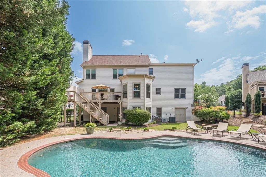 Canton, Georgia 30114, United States, 6 Bedrooms Bedrooms, ,5 BathroomsBathrooms,Residential,Active,173924