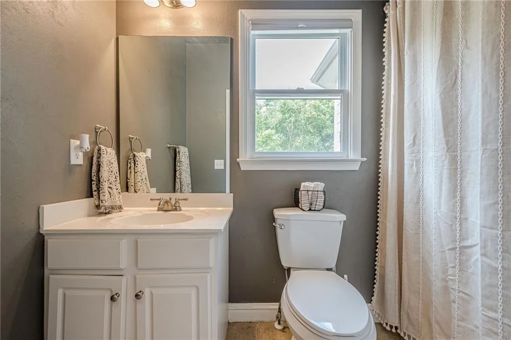 Canton, Georgia 30114, United States, 6 Bedrooms Bedrooms, ,5 BathroomsBathrooms,Residential,Active,173924