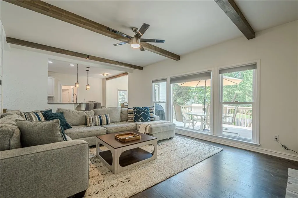 Canton, Georgia 30114, United States, 6 Bedrooms Bedrooms, ,5 BathroomsBathrooms,Residential,Active,173924