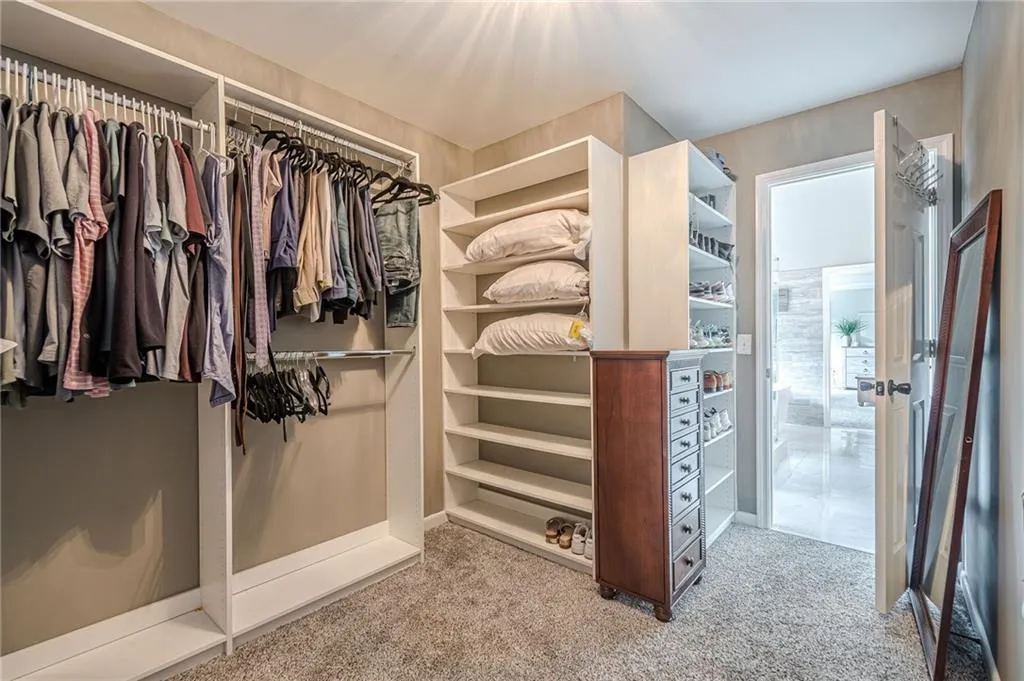 Canton, Georgia 30114, United States, 6 Bedrooms Bedrooms, ,5 BathroomsBathrooms,Residential,Active,173924