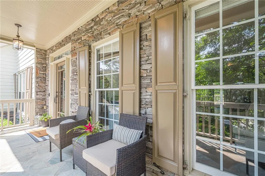 Canton, Georgia 30114, United States, 6 Bedrooms Bedrooms, ,5 BathroomsBathrooms,Residential,Active,173924