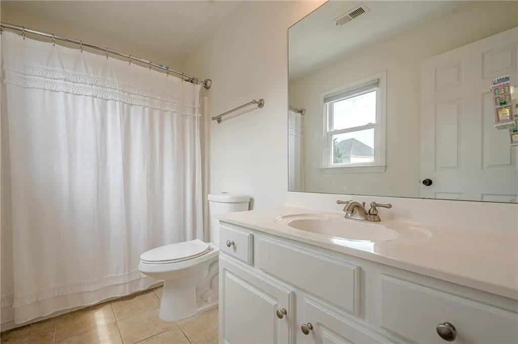 Canton, Georgia 30114, United States, 6 Bedrooms Bedrooms, ,5 BathroomsBathrooms,Residential,Active,173924