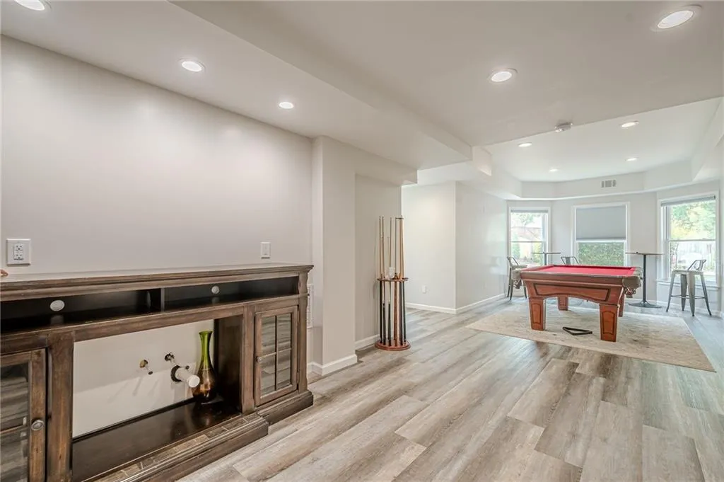 Canton, Georgia 30114, United States, 6 Bedrooms Bedrooms, ,5 BathroomsBathrooms,Residential,Active,173924