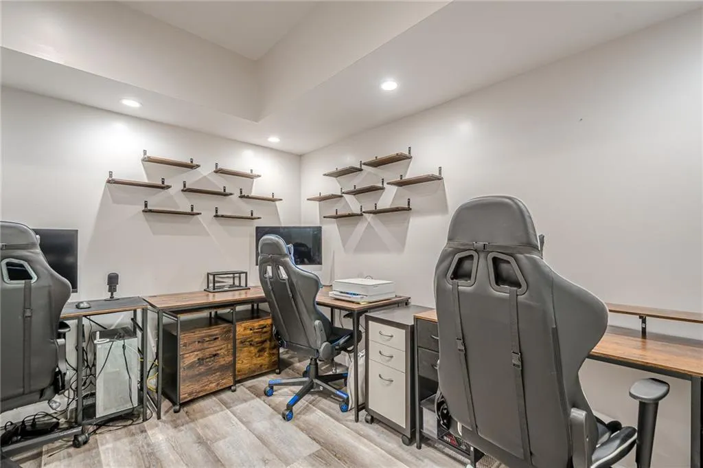 Canton, Georgia 30114, United States, 6 Bedrooms Bedrooms, ,5 BathroomsBathrooms,Residential,Active,173924