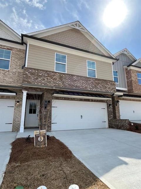 Townhouse For Sale - 21 Creekside Commons Drive<br/> Hoschton, GA 30548